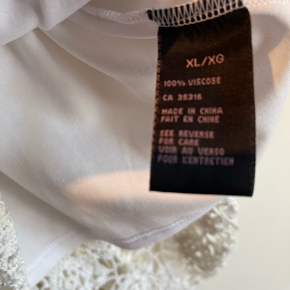 Crocheted sleeveless shell - Picture 4 of 4